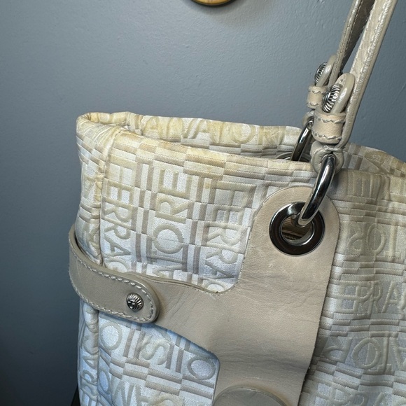 Salvatore Ferragamo Cream Leather-Trimmed Logo Jacquard Shoulder Bag - Picture 7 of 15